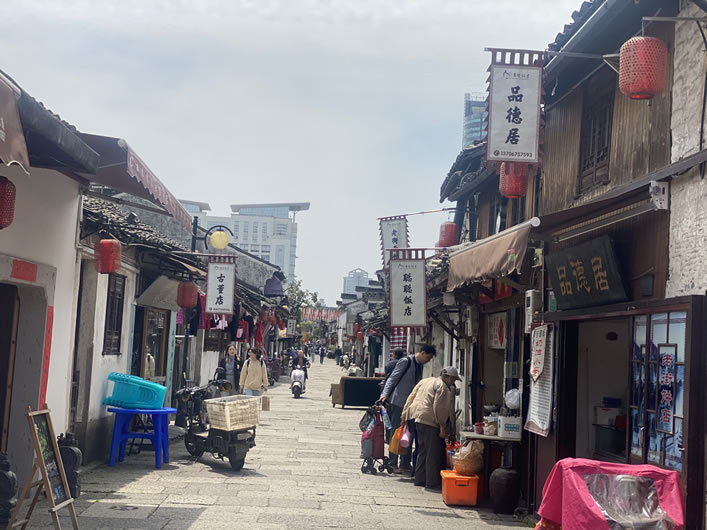 绍兴最正宗的绍兴臭豆腐和奶油小攀在哪里（亲自品尝过）